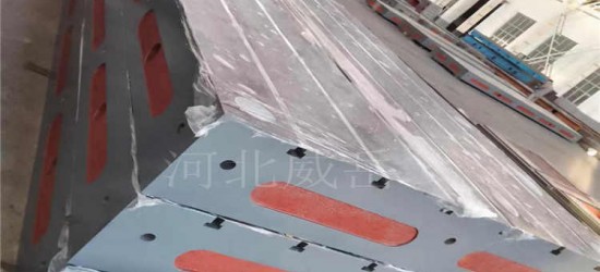 泊头厂家生产铸铁平台整体浇灌T型槽试验平台选威岳品质