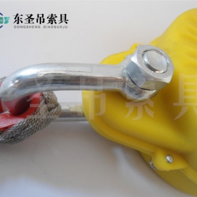 安装脚手架在建设工程中需要佩戴防坠器
